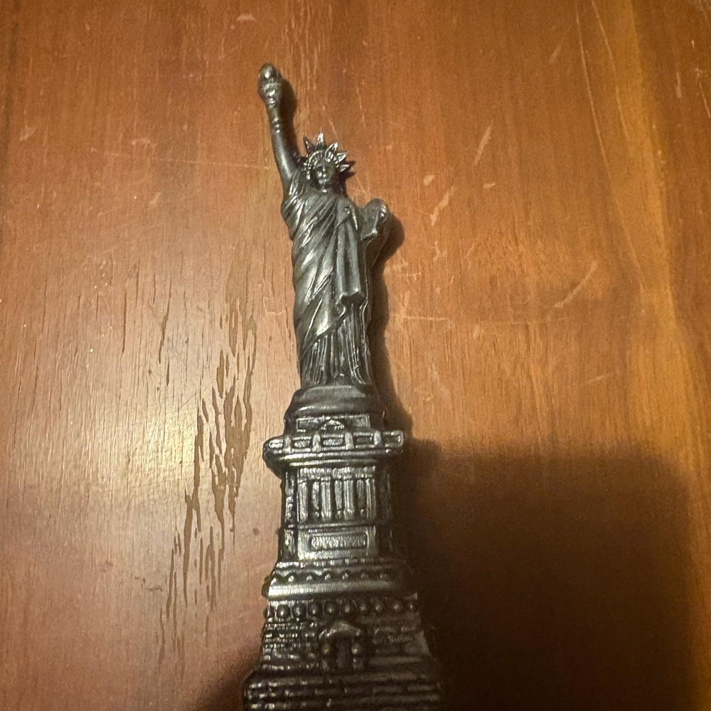 Silver Statue of Liberty Figurine
